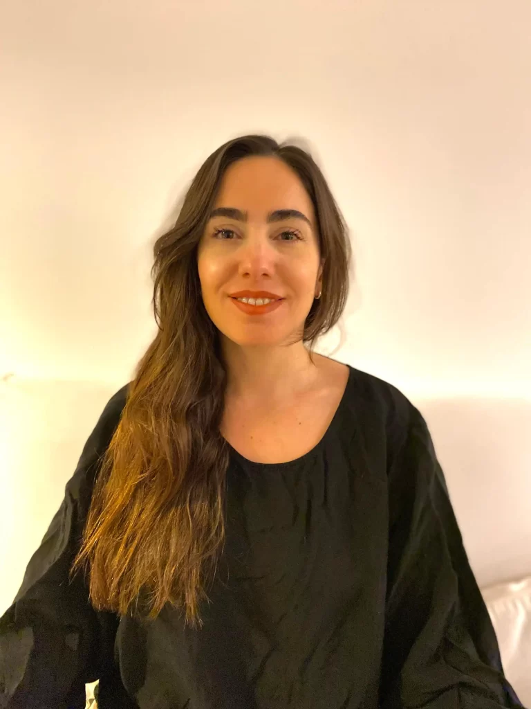 delfina-holmberg-divan-online